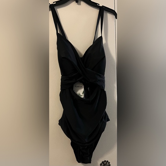 ๐ EOMENIE TUMMY CONTROL BLACK BATHING SUIT(L) - Picture 5 of 8